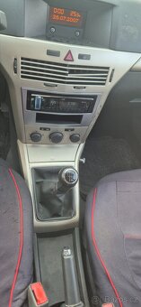 Opel Astra H 1.6 16V - 85KW man. 2007 - 9