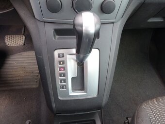 Opel Zafira 1.9 CDTI r.v.2011(7 míst)110kw AUTOMAT - 9