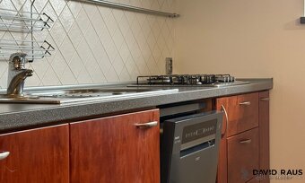 Pronájem zařízeného podkrovního bytu 1+kk (61m²), ul. Gorkéh - 9