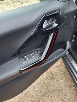 Peugeot 208 - 9