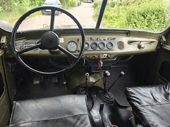 UAZ 469 - 9