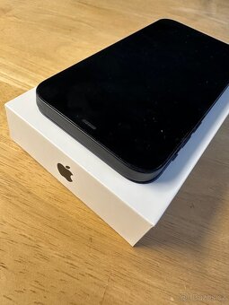 iPhone 12 – 64 GB, černý – baterie 87 % - 9