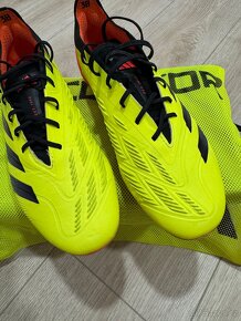Adidas Predator SG - 42 2/3 - 9
