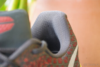 NIKE KOBE Mamba Instinct velikost 45,5 - 9
