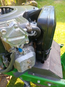 John Deere lt166 twin 16hp Tlakově mazaný - 9