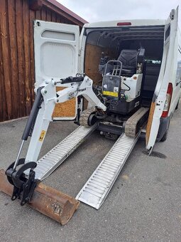 Minibagr Bobcat E10, 3x lžíce - 9