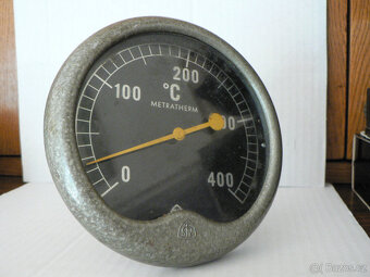 Nabíječky, měřicí přístroje, router, teploměr, mobily aj. - 9