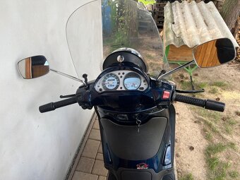 Skútr Piaggio Beverly 500 - 9