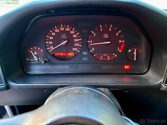 BMW E34 520I SEDAN - 9