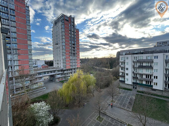 Pronájem bytu 2+kk, 54 m2, balkon, garážové stání - 9