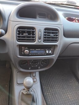 RENAULT CLIO 1.4 55kW - 9