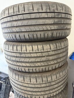 PIRELLI P-zero 245/40/19 - 9