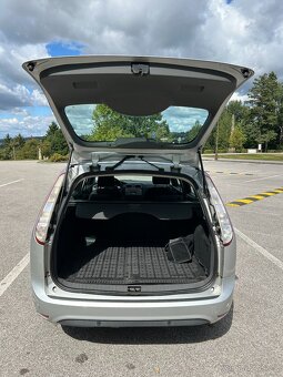Ford Focus Combi 1,6 74kW r.v. 2009 - 9