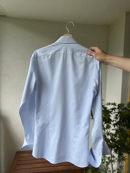 Oblek a dvě košile od krejčího Lee Baron z Hongkongu - 9