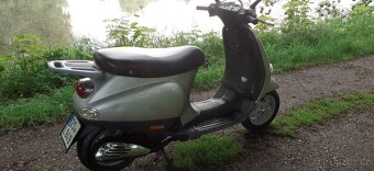 Piaggio Vespa ET2 - 9