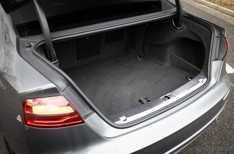 Audi S8 / SVK auto / TOP STAV / - 9