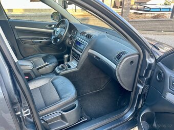 Škoda Octavia 2.0TDI 103Kw,ČR,05/2011,Xenony,Šibr,Elegance - 9