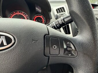 Na predaj krásna KIA Proceed 1.6 CRDi Coupe - 9
