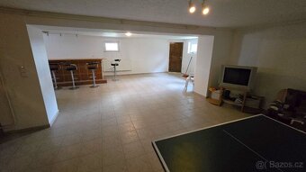 Na prodej rodinný dům s garáží a velkou zahradou - 9