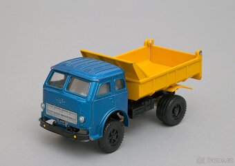 Modely autíček / hračky pro sběratele - 9