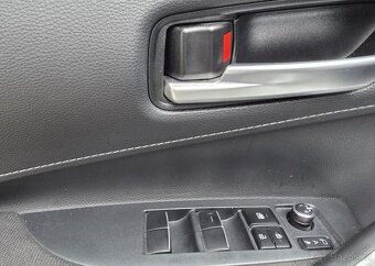 Toyota Corolla 1.8-AUTOMAT-HYBRID - 9