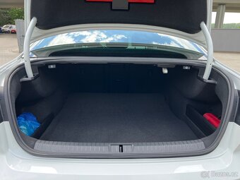 VW Passat 2.0 TSi 140kw 1. majitel ČR - jako nový - 9