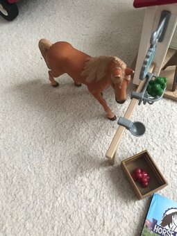 Schleich jezdecká kavárna - 9