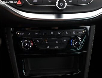 Opel Astra, 1.2 Turbo, Kombi Serv.kniha, Kůže, 116 000 km - 9