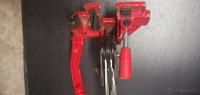 Páskovač pro PP vázací pásku šířky 13 mm
- 9