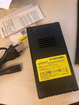 Nabíječka Nitecore D2 — nová, nepoužitá - 9