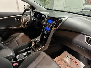 Hyundai i30 1,4 CRDI TRIKOLOR NOVÉ PNEU - 9