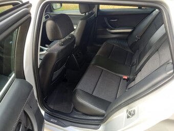 BMW e91 320d 2010 XDRIVE 135 kw - 9