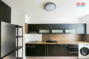 Prodej bytu 3+1, 68 m², Praha, ul. Bachova - 9