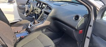 Peugeot 5008 2,0HDi 110kw r.v.3/2016 7 míst - 9