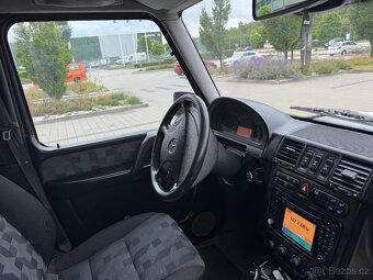 Mercedes Benz G - 9