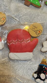 VÁNOČNÍ PERNÍČKY - DÁRKOVÁ KRABIČKA MIX
- 9