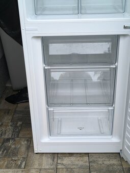 Lednice s mrazákem Electrolux EN3201MOW - 9