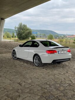 BMW 320d E92 coupe - 9