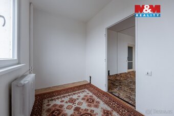 Prodej bytu 3+1, 58 m², Nová Role, ul. Chodovská - 9