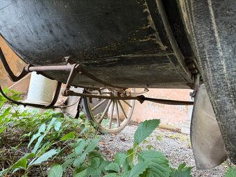 Historický dřevěný kočár (rok 1900) REZERVACE - 9