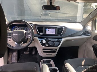 2022 CHRYSLER PACIFICA - 9