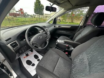 TOYOTA AVENSIS VERSO 2.0 110kW - 9