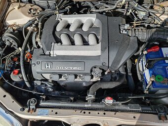 Honda Accord coupe 3.0v6 - 9
