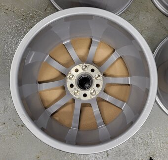 Originál 17" Audi A6 VW Škoda Seat 5x112 - 9