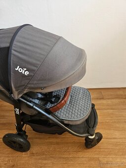 Kočárek sporťák joi litetrax s příslušenstvím - 9