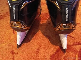 Brankářské brusle Bauer Supreme 2s pro, vel. EUR 42, 7 D - 9