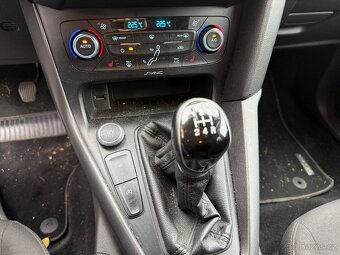 Ford Focus kombi 1,0i 74kW r.v.2015 - 9