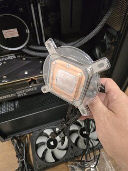 Vodní chlazení Corsair - iCUE H100i RGB PRO XT 240 - 9