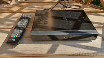 Satelitní anténa a přijímač - 9