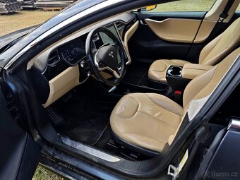 Tesla Model S 85d free charging panorama - 9